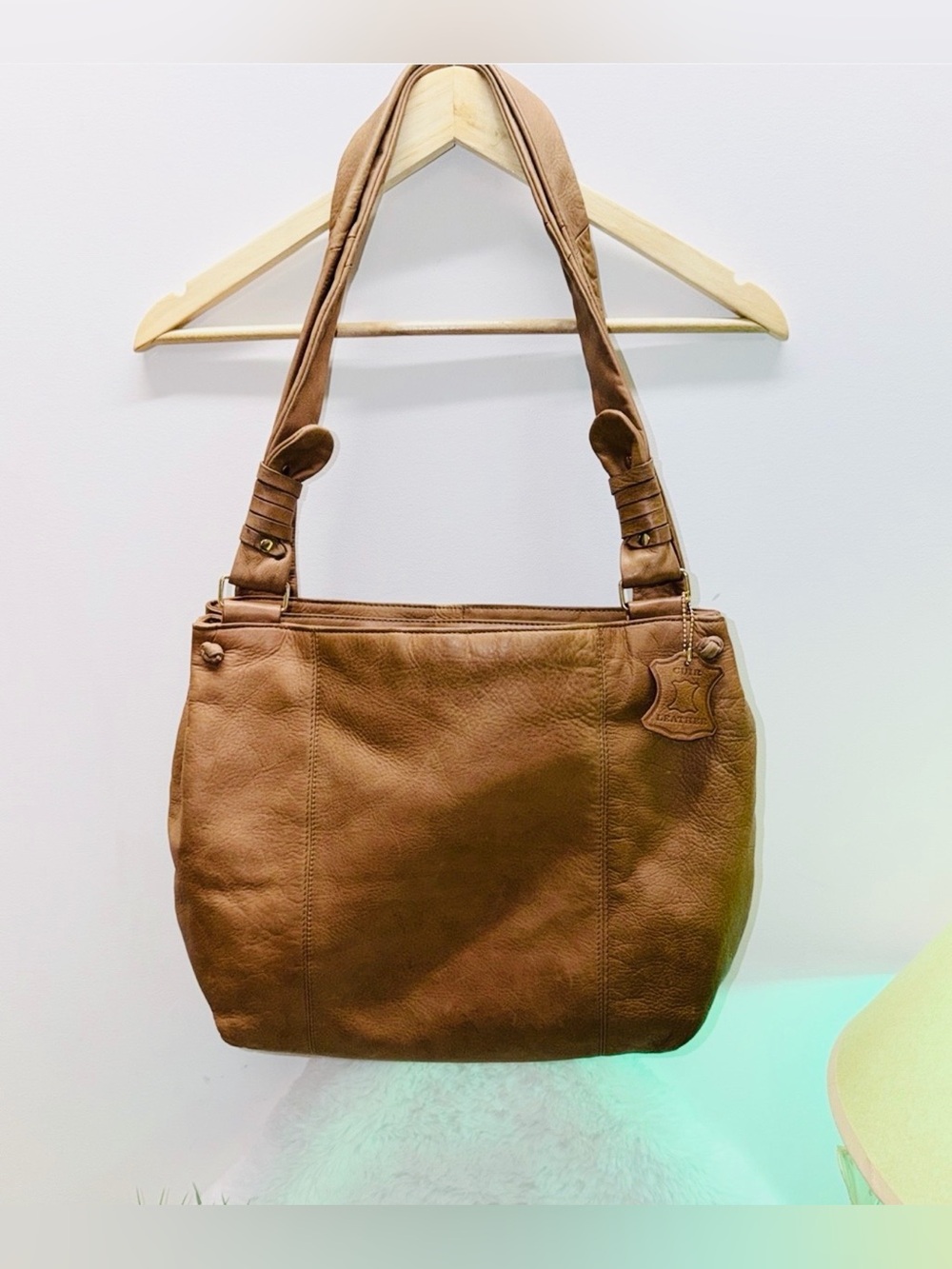 Leather La Strada Tan Shoulder Bag with Dual Straps Beautiful Condition 🔥 12x16